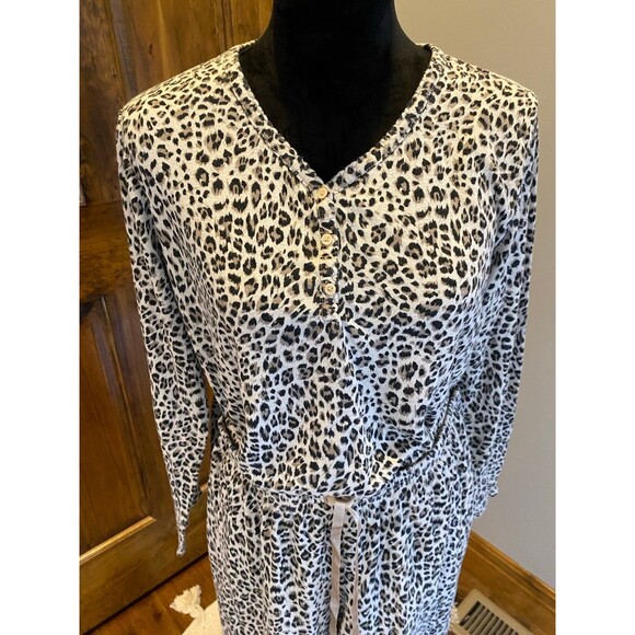 Croft & Barrow Womens Size Large Cheetah top & Bottom PJ’s Soft Comfy Casual - Picture 5 of 12